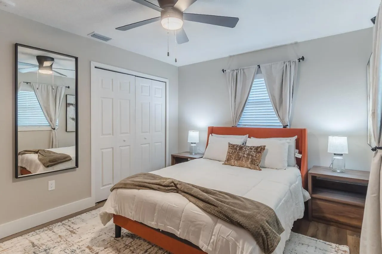 Lake House Retreat Near Downtown, Disney, Universal Studios And Airport Orlando
